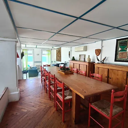 Spacious With Pool And Sea Views Villanova