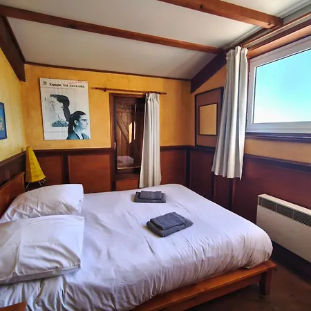 Tatil Evi Spacious With Pool And Sea Views Villanova