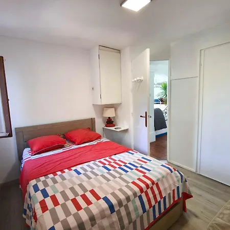 Spacious With Pool And Sea Views