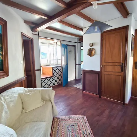 Spacious With Pool And Sea Views Casa vacanze