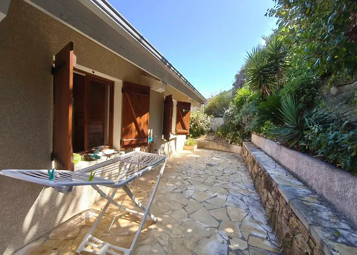Spacious With Pool And Sea Views