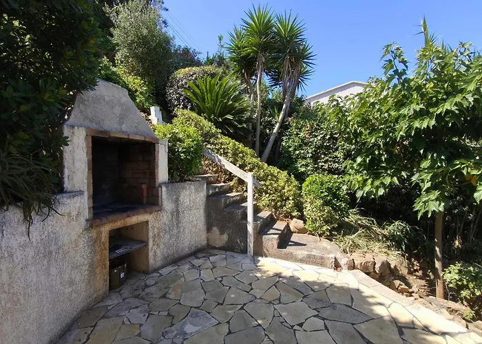 Ferienhaus Spacious With Pool And Sea Views
