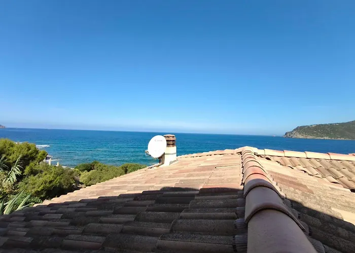 Spacious With Pool And Sea Views Ferienhaus Villanova