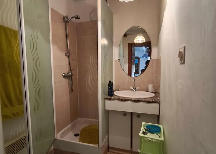 Spacious With Pool And Sea Views *
