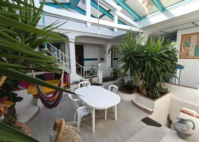 Spacious With Pool And Sea Views Villanova