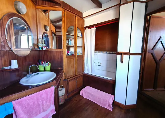 Spacious With Pool And Sea Views