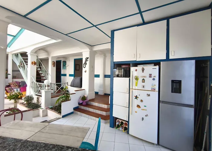 Ferienhaus Spacious With Pool And Sea Views