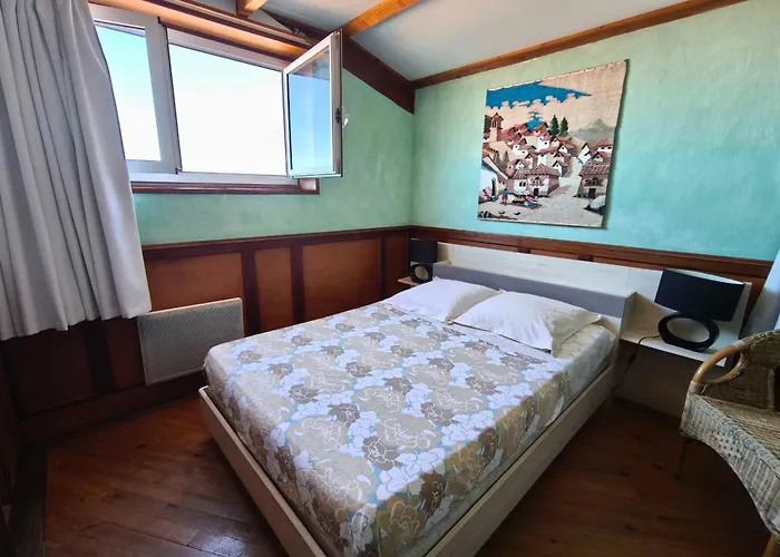 Spacious With Pool And Sea Views Ferienhaus *